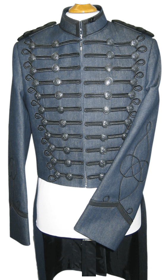 Ontwikkelmodel van ceremoniële jas in denim look stof