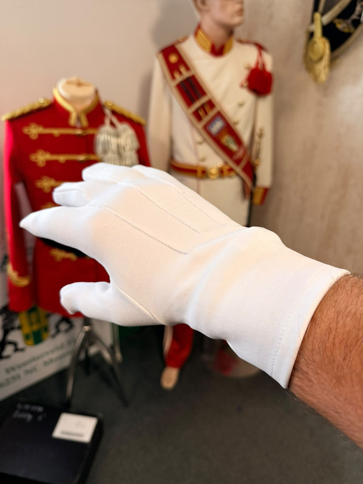 Witte katoenen handschoenen met kunststof drukknoop - InDef